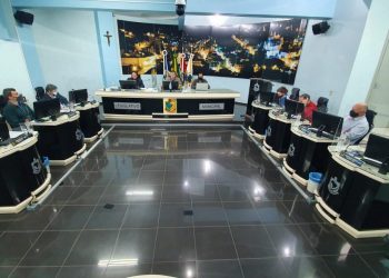 Vereadores nÃ£o aprovam projeto do executivo que revogava reajuste salarial aos servidores de Capinzal