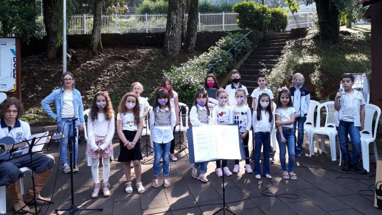 ApresentaÃ§Ãµes artÃ­sticas marcam o Dia do GaÃºcho em Piratuba