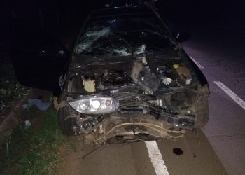 Mulher fica ferida em colisÃ£o entre carro e mÃ¡quina agrÃ­cola em ZortÃ©a