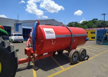 Agricultura de Capinzal Ã© beneficiada com distribuidor de adubo