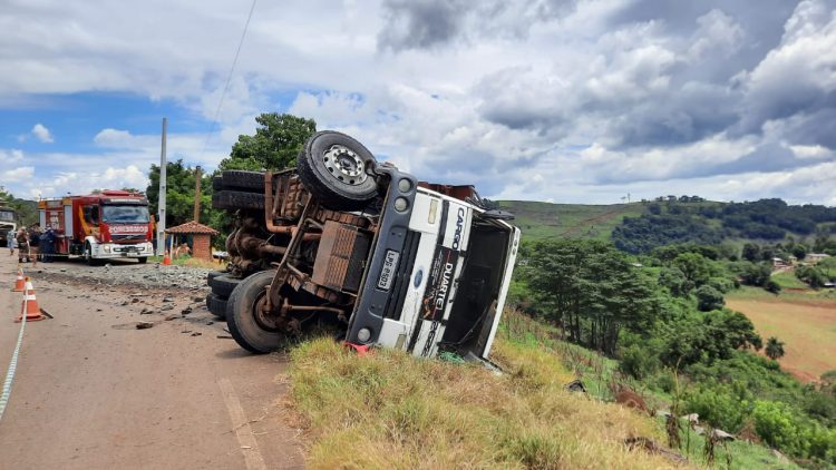 Jovem morre em tombamento de caminhÃ£o no Distrito da Barra do LeÃ£o