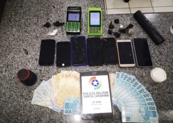 PolÃ­cia Militar prende dois homens e apreende drogas em Campos Novos