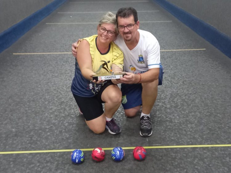 Bocha: Lia Popp Ã© campeÃ£ Catarinense de Individual representando o Clube 13 de Catanduvas