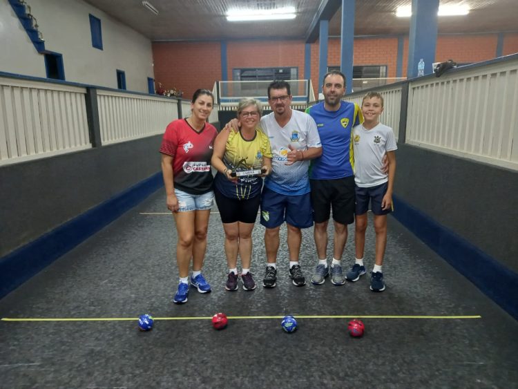 Bocha: Lia Popp Ã© campeÃ£ Catarinense de Individual representando o Clube 13 de Catanduvas