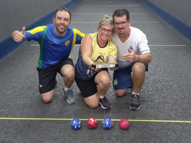 Bocha: Lia Popp Ã© campeÃ£ Catarinense de Individual representando o Clube 13 de Catanduvas