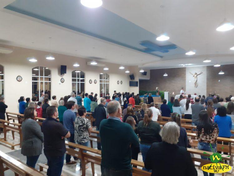 Devotos participam da 1Âª noite do TrÃ­duo da Festa de SÃ£o CristÃ³vÃ£o