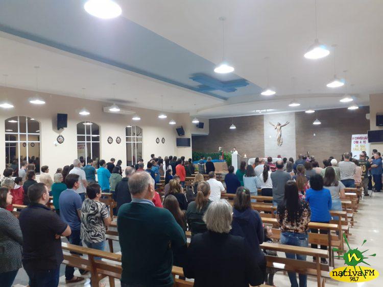 Devotos participam da 1Âª noite do TrÃ­duo da Festa de SÃ£o CristÃ³vÃ£o