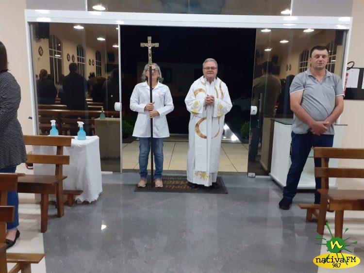 Devotos participam da 1Âª noite do TrÃ­duo da Festa de SÃ£o CristÃ³vÃ£o
