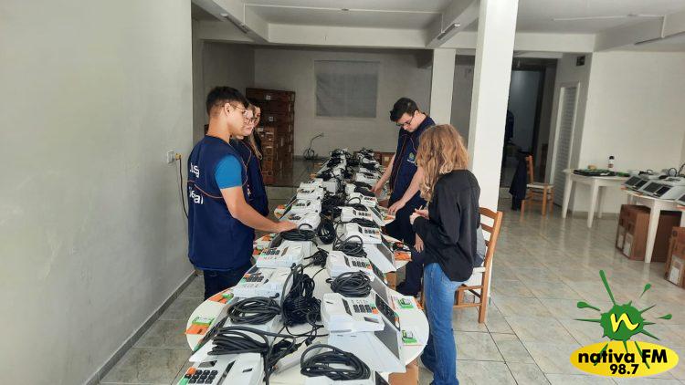 CartÃ³rio Eleitoral realiza a preparaÃ§Ã£o das urnas para as eleiÃ§Ãµes