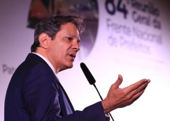 Haddad garante que municÃ­pios nÃ£o perderÃ£o receita com novo imposto