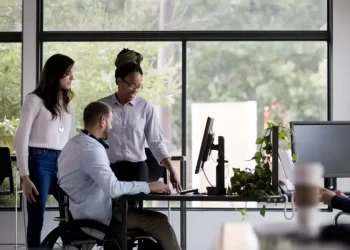 TCE/SC detecta que seis empresas estatais nÃ£o cumprem a obrigatoriedade de percentual mÃ­nimo de contrataÃ§Ã£o de pessoas com deficiÃªncia