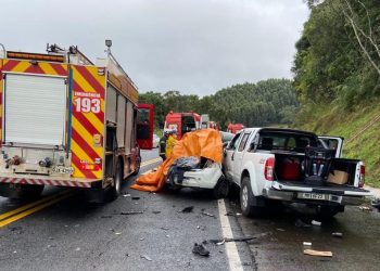 Acidente mata dois e deixa outras seis pessoas feridas na BR-282, na Serra Catarinense