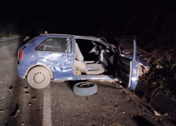 ColisÃ£o entre carro e caminhÃ£o deixa dois feridos em Matos Costa