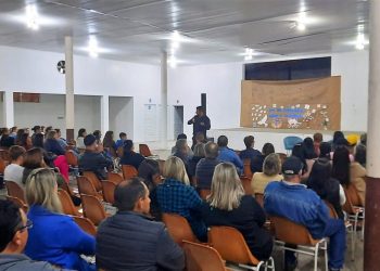 Zorteenses prestigiam palestra com psicÃ³logo Abel Petter