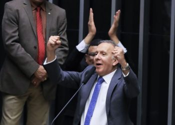 CÃ¢mara aprova PEC da reforma tributÃ¡ria