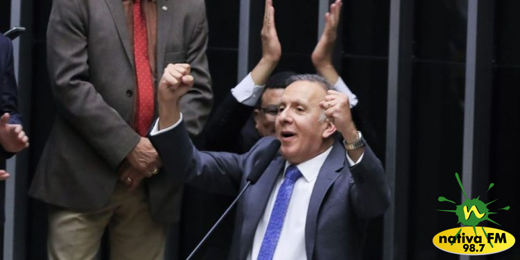 BrasÃ­lia (DF) 06/07/2023 ComemoraÃ§Ã£o da aprovaÃ§Ã£o em primeiro turno da Reforma TributÃ¡ria na CÃ¢mara dos Deputados.  Foto Lula Marques/ AgÃªncia Brasil.