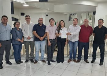 CÃ¢mara de Vereadores homenageia ONG Faunamiga pelos 15 anos de dedicaÃ§Ã£o Ã  causa animal