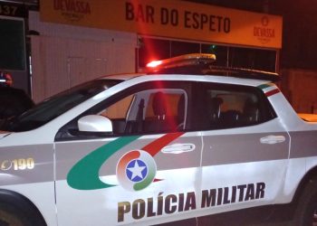 PolÃ­cia fecha bar apÃ³s briga e perturbaÃ§Ã£o do sossego em CaÃ§ador