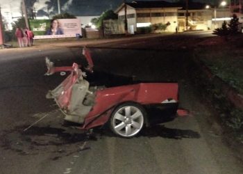 Fraiburgo: Homem fica ferido e veÃ­culo parte ao meio apÃ³s colisÃ£o em poste