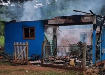 TrÃªs pessoas sofrem queimaduras de 3Âº grau durante incÃªndio na RegiÃ£o