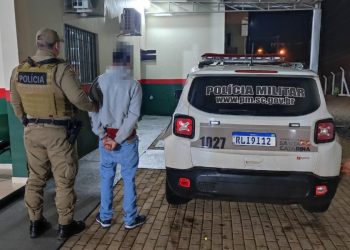 PolÃ­cia Militar de ZortÃ©a prende homem com mandado de prisÃ£o em aberto