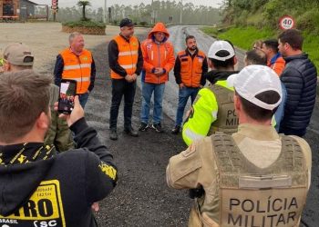 Serra do Rio do Rastro Ã© reaberta ao trÃ¡fego leve depois de uma semana