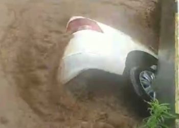 Homem morre apÃ³s carro ser levado por enxurrada em XanxerÃª