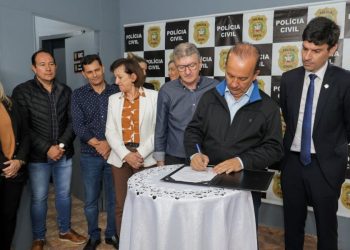 Governador Jorginho Mello assina licitação para a construção da nova delegacia de Capinzal