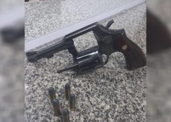 PM prende motorista embriagado com arma de fogo em Joaçaba