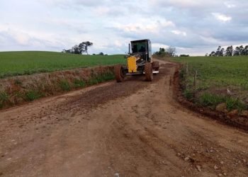 Secretaria de Obras mantém frentes de trabalho nas estradas do interior de Ouro