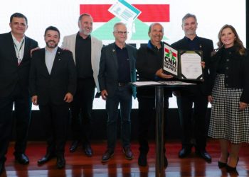 Governador sanciona lei do Programa CNH Emprego na Pista para oferta de mais de 30 mil carteiras de habilitação gratuitas