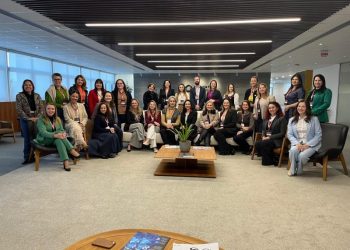 Coordenadora do Núcleo da Mulher Empresária da ACIRP participa de capacitação e reunião do Conselho Estadual em Florianópolis