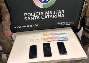 Polícia Militar apreende drogas e prende suspeitos de tráfico em Herval d’Oeste