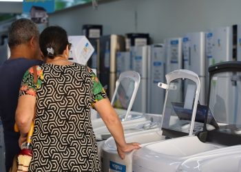 Comércio em SC cresce 5,7% puxado pela venda de eletrodomésticos e veículos