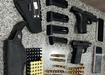 Polícia Militar prende casal por posse ilegal de armas e munições em Campos Novos