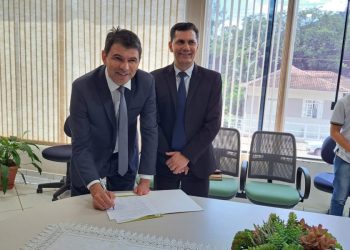 Prefeito Dire e vice Rene tomam posse para mais um mandato em Ouro