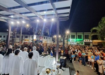 Inúmeros devotos celebram a padroeira Nossa Senhora dos Navegantes em Ouro