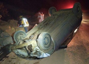 Motorista sai ilesa após capotamento na SC-120, em São José do Cerrito