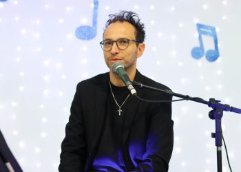 Concerto musical de Acacio Antunes emociona público em Zortéa