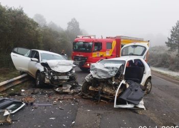 Colisão entre carros deixa um ferido grave em Campos Novos