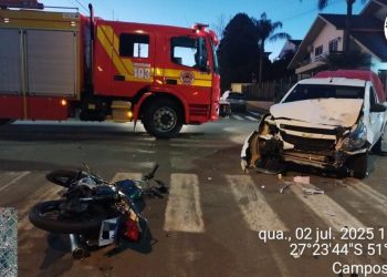 Motociclista fica ferido após colisão com carro em Campos Novos