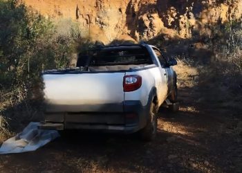 Caminhonete furtada em empresa de Campos Novos é encontrada abandonada no interior de Vargem