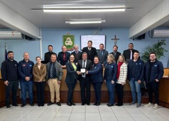 Câmara de Vereadores de Campos Novos entrega Moção de Aplauso à AMPLASC