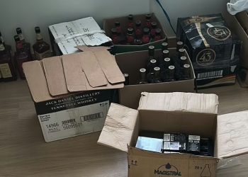 Operação contra contrabando de eletrônicos cumpre mandados no Oeste de SC