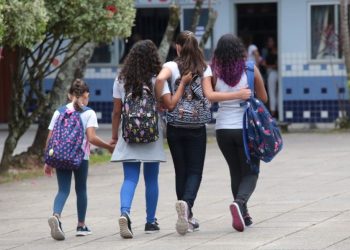 Escolas estaduais de SC voltam às aulas com mais de 520 mil estudantes nesta segunda-feira