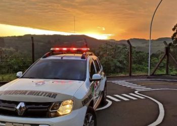 Droga é apreendida e veículo é tirado de circulação em Capinzal