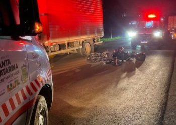 Samu de Vargem presta primeiros socorros em acidente com motociclista na BR-282, em Campos Novos