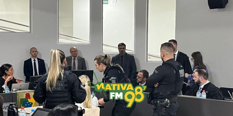 Claudia precisou deixar o plenário ao se sentir mal (Foto: Oeste Mais)