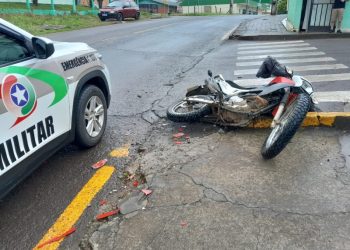 Colisão entre moto e carro de aplicativo mobiliza bombeiros em Capinzal