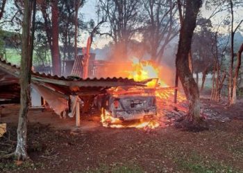 Mulher é presa por incêndio criminoso e ameaças no interior de Campos Novos